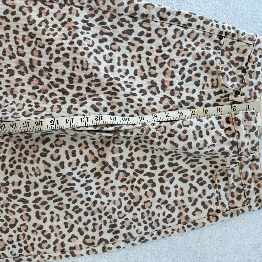 Sézane Wide Leg Trouser in Leopard Print Blonde - Picture 5 of 10